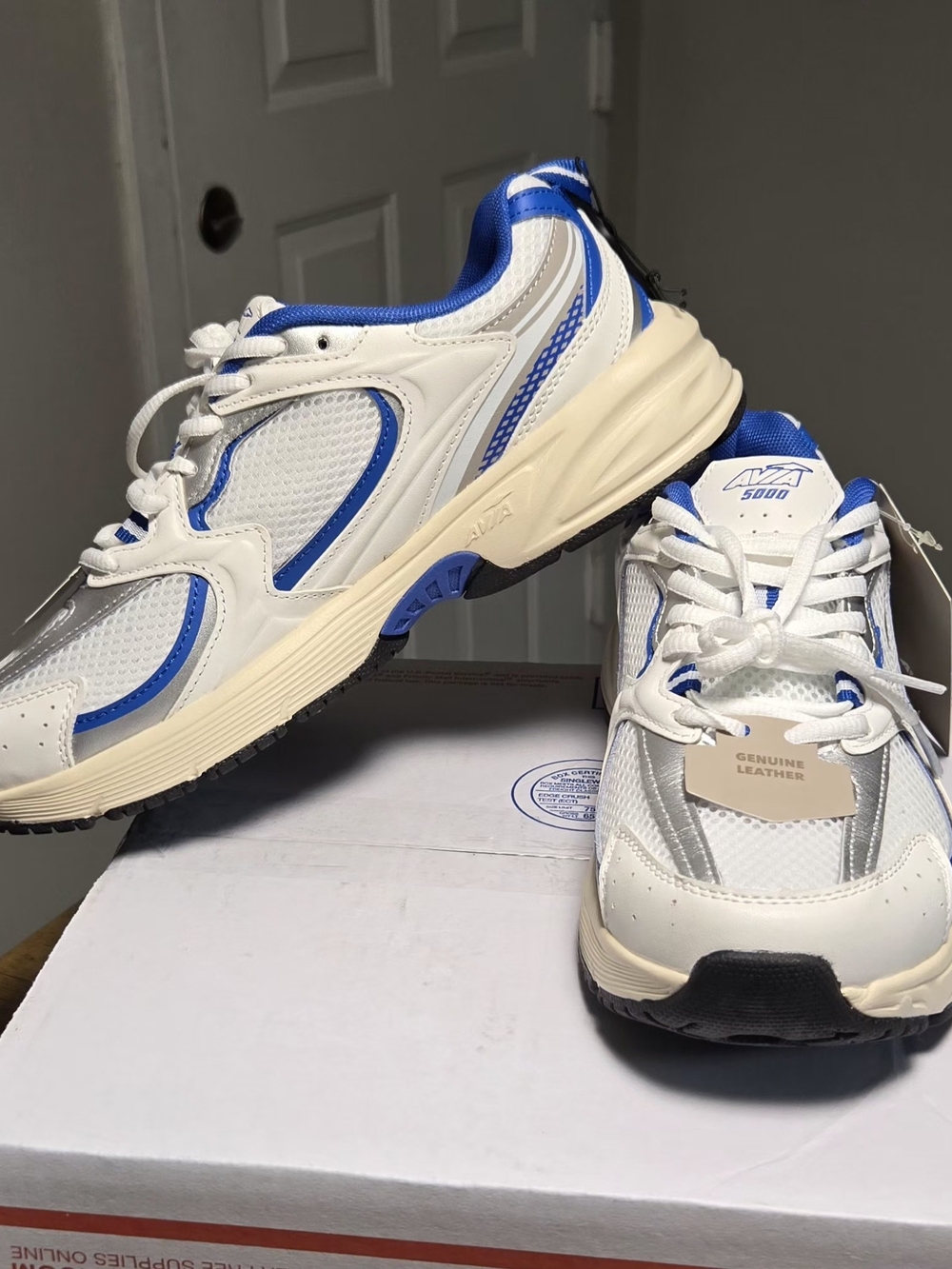 Avia 5000 Men's White and Blue Athletic Sneakers
